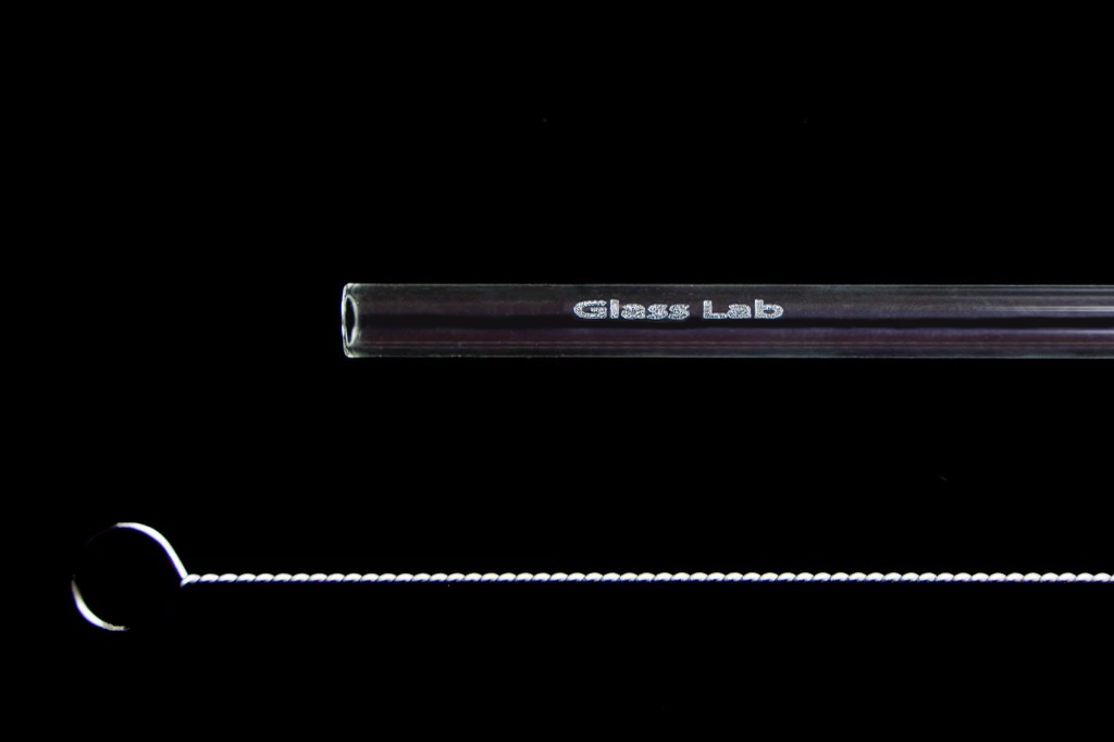 https://www.glasslaboratories.com/cdn/shop/products/Straw_0101.png?v=1658027720&width=1445